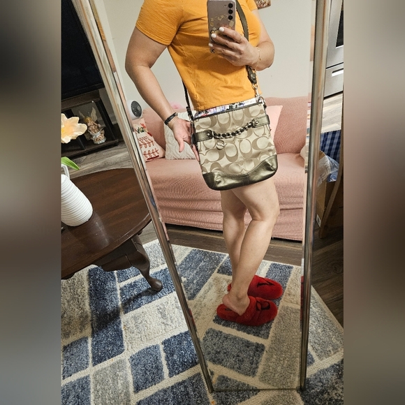 Coach Canvas Signature Chain Duffle Hangbag W/ Crossbody and Shoulder Bag - Picture 14 of 17